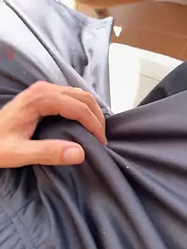 Snapshot of Manu97k chatting on 11.04.25 Manu97k online show from 11.04.25