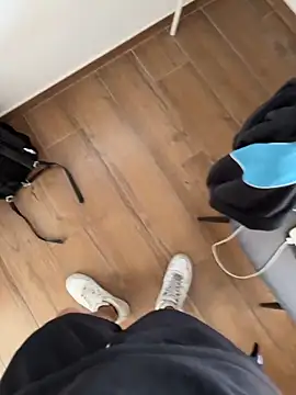 Snapshot of Manu97k chatting on 11.17.25 Manu97k online show from 11.17.25