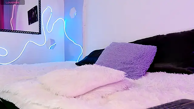 Snapshot of Dannyhot_ chatting on 11.09.25 Dannyhot online show from 11.09.25