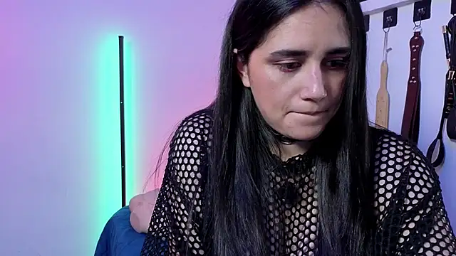 elowen halley1 online show from 02.14.26