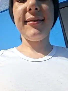 vaneza1999 online show from 10.13.25