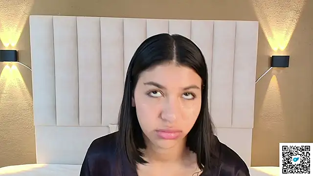 Snapshot of goddess_saori_ chatting on 10.30.25 goddess saori online show from 10.30.25