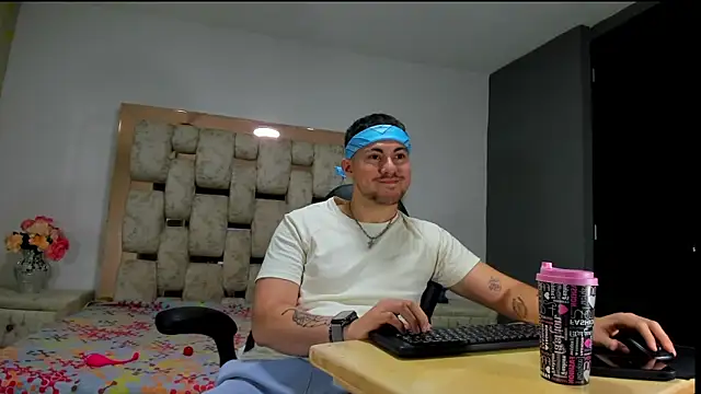 BrunoWalkerr online show from 09.14.25