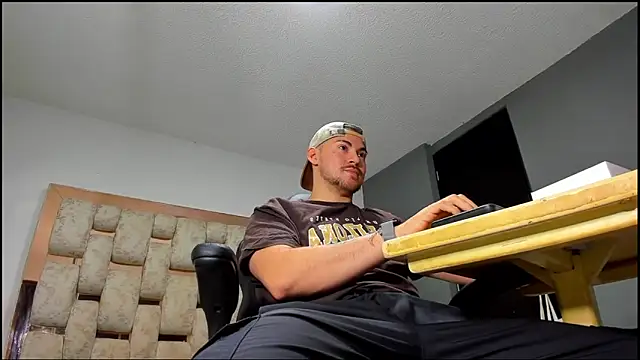 BrunoWalkerr online show from 09.22.25