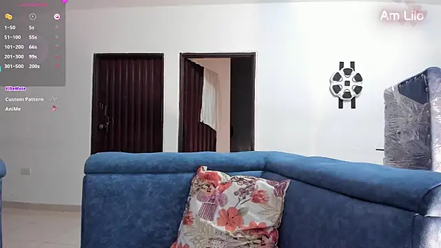 Snapshot of LiloTorontoo chatting on 10.27.25 LiloTorontoo online show from 10.27.25