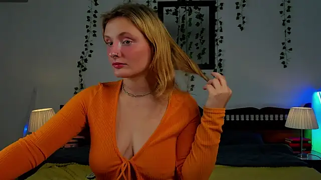 Snapshot of Ariana_Spring chatting on 09.11.25 Ariana Spring online show from 09.11.25