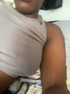 Snapshot of bybey18 chatting on 10.14.25 bybey18 online show from 10.14.25