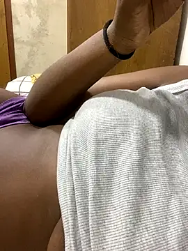 Snapshot of bybey18 chatting on 11.11.25 bybey18 online show from 11.11.25