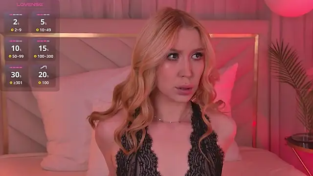 Snapshot of VelvetHell chatting on 10.17.25 VelvetHell online show from 10.17.25