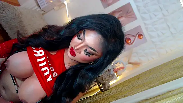 Snapshot of Lilly-lou chatting on 05.01.26 Lilly-lou online show from 05.01.26
