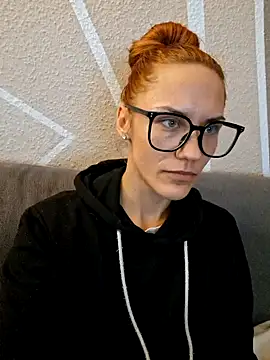 SlimBellaa online show from 10.25.25