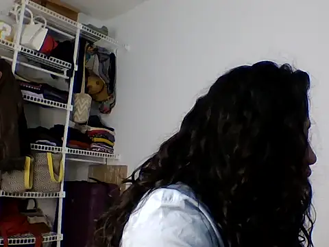Snapshot of Noapino chatting on 05.14.26 Noapino online show from 05.14.26