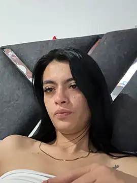 Snapshot of LiaCollings chatting on 10.11.25 LiaCollings online show from 10.11.25