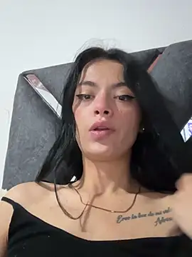 Snapshot of LiaCollings chatting on 10.31.25 LiaCollings online show from 10.31.25