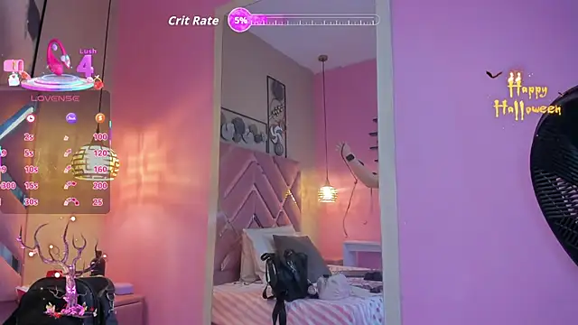 Snapshot of SweetMichel_ chatting on 10.28.25 SweetMichel online show from 10.28.25