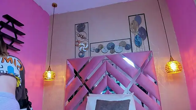 Snapshot of SweetMichel_ chatting on 10.30.25 SweetMichel online show from 10.30.25