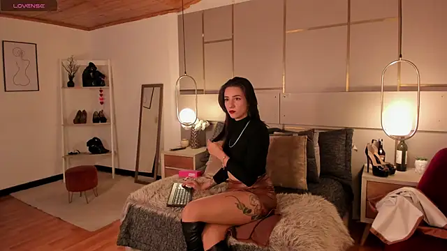 Lina Montclair online show from 01.14.26