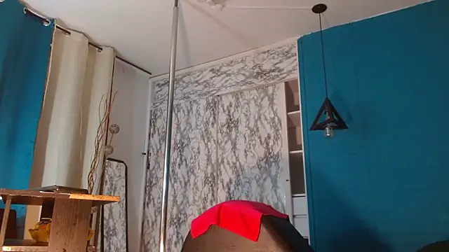 Snapshot of hanna_mooreee chatting on 10.12.25 hanna mooreee online show from 10.12.25