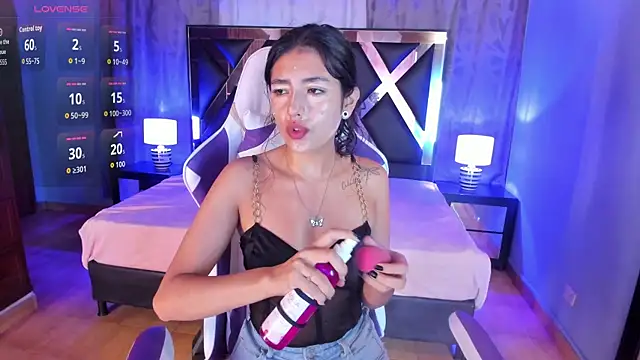 Snapshot of sweet-muse chatting on 10.24.25 sweet-muse online show from 10.24.25