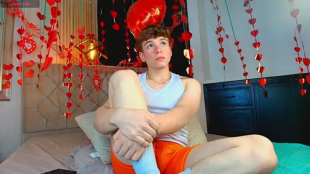 Snapshot of TaylerWhite chatting on 09.15.25 TaylerWhite online show from 09.15.25