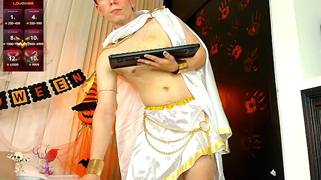 Snapshot of TaylerWhite chatting on 11.01.25 TaylerWhite online show from 11.01.25