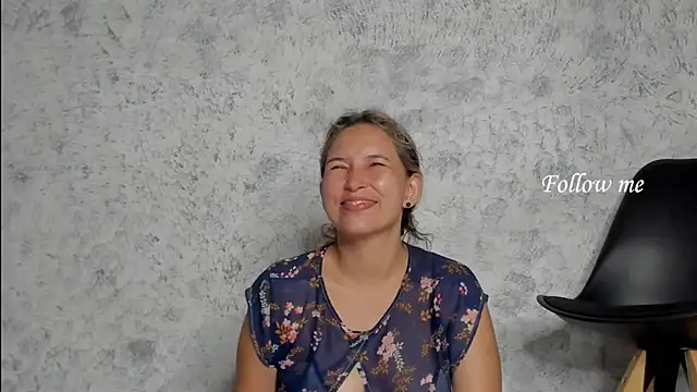 marly charm  online show from 12.17.25