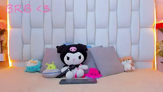 Snapshot of MilkWhore1 chatting on 09.12.25 MilkWhore1 online show from 09.12.25