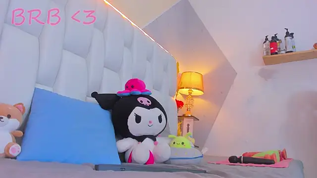 Snapshot of MilkWhore1 chatting on 09.20.25 MilkWhore1 online show from 09.20.25