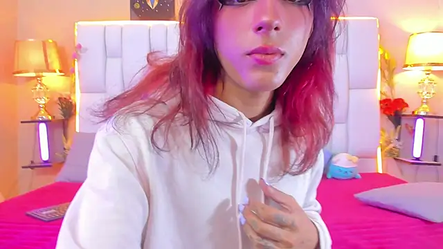 Snapshot of MilkWhore1 chatting on 10.09.25 MilkWhore1 online show from 10.09.25