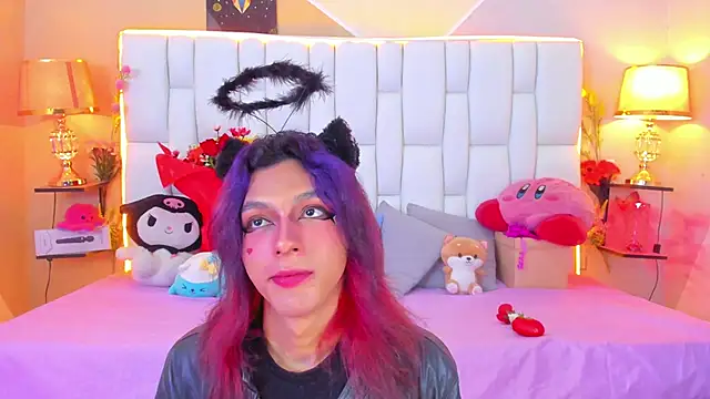 Snapshot of MilkWhore1 chatting on 10.11.25 MilkWhore1 online show from 10.11.25