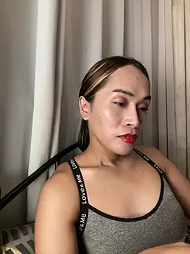 Snapshot of RomanticPearlTS chatting on 02.19.26 RomanticPearlTS online show from 02.19.26