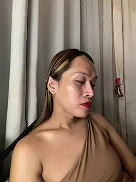 Snapshot of RomanticPearlTS chatting on 02.23.26 RomanticPearlTS online show from 02.23.26