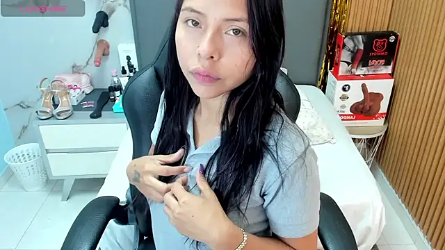 Snapshot of Isisleroy1 chatting on 02.24.26 Isisleroy1 online show from 02.24.26