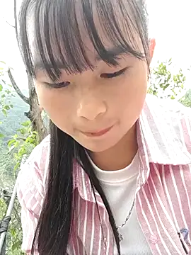 Snapshot of Sunyinn chatting on 10.23.25 Sunyinn online show from 10.23.25