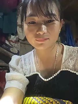 Snapshot of Sunyinn chatting on 10.30.25 Sunyinn online show from 10.30.25