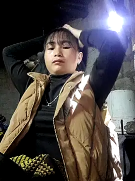 Snapshot of Sunyinn chatting on 11.04.25 Sunyinn online show from 11.04.25