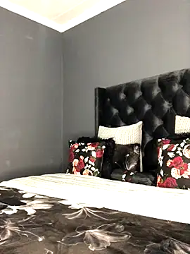 Thick Shawtyy online show from 09.09.25