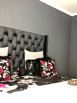 Thick Shawtyy online show from 10.03.25