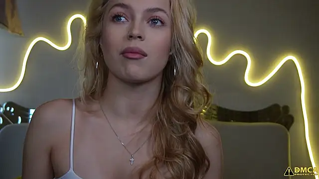 kellypeachcake online show from 10.10.25