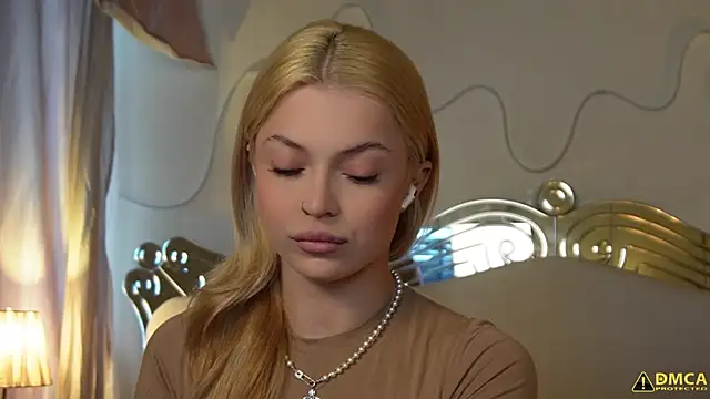 kellypeachcake online show from 10.24.25