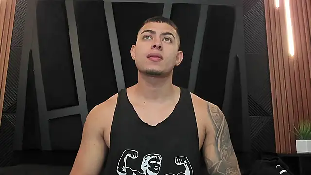 Snapshot of marco_garciia_ chatting on 09.30.25 marco garciia online show from 09.30.25