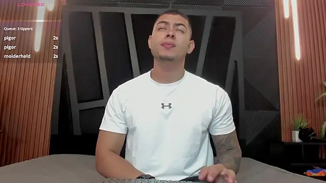 Snapshot of marco_garciia_ chatting on 10.07.25 marco garciia online show from 10.07.25