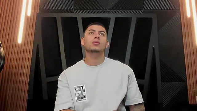 Snapshot of marco_garciia_ chatting on 10.09.25 marco garciia online show from 10.09.25