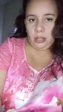 Snapshot of luzdanna chatting on 10.01.25 luzdanna online show from 10.01.25