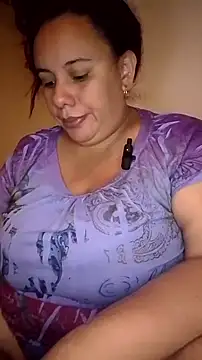 Snapshot of luzdanna chatting on 10.31.25 luzdanna online show from 10.31.25