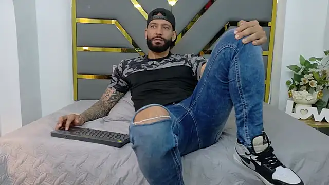 yorbymaxx online show from 10.15.25