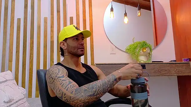 Snapshot of yorbymaxx chatting on 02.16.26 yorbymaxx online show from 02.16.26