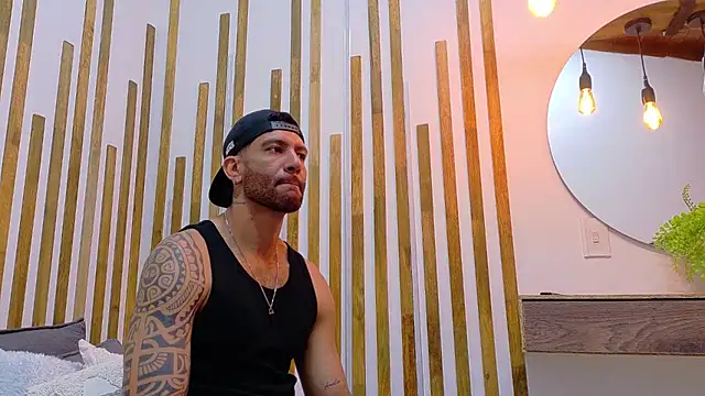 Snapshot of yorbymaxx chatting on 02.17.26 yorbymaxx online show from 02.17.26