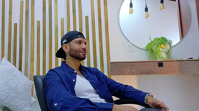 Snapshot of yorbymaxx chatting on 02.19.26 yorbymaxx online show from 02.19.26