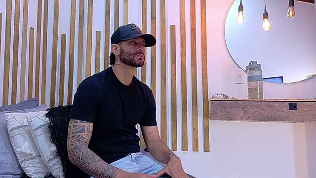 Snapshot of yorbymaxx chatting on 02.24.26 yorbymaxx online show from 02.24.26